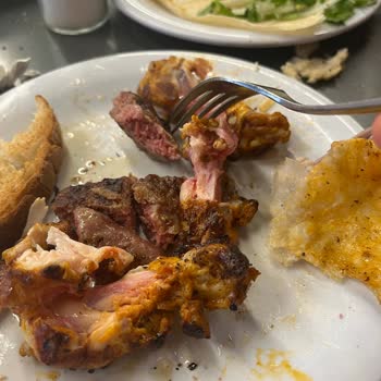 Köfteci Yusuf Şubesinde Çiğ Ve Kanlı Ürünler Ve Uzun Bekleme Süresi Nedeniyle İade Talebi