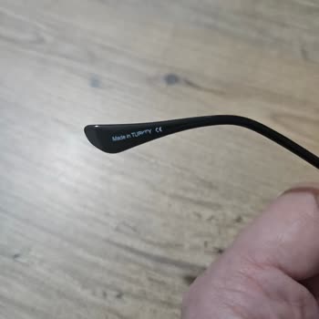 Atasun Optik'te Sıfır Gözlükte Silik Çerçeve Yazısı Ve Eksik Derece Kartı