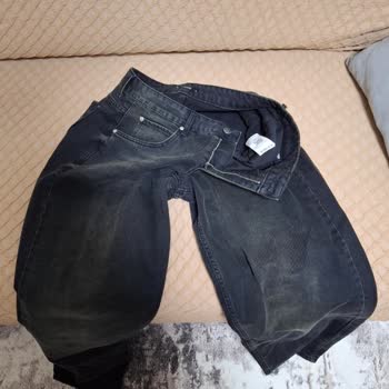 Yanlış Etiket Ve Eksik Kemerli Kot Pantolon İçin Değişim Talebi