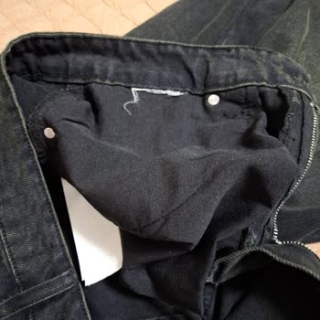 Yanlış Etiket Ve Eksik Kemerli Kot Pantolon İçin Değişim Talebi