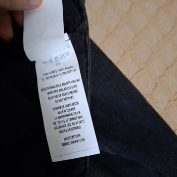Yanlış Etiket Ve Eksik Kemerli Kot Pantolon İçin Değişim Talebi