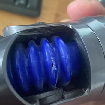 Dyson V15 Fluffy Optic Has A Deformation In Six Months