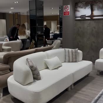 Beyaz Koltuk Takımı Yerine Sarı Renk Gönderildi Ve Çözüm Bekleniyor