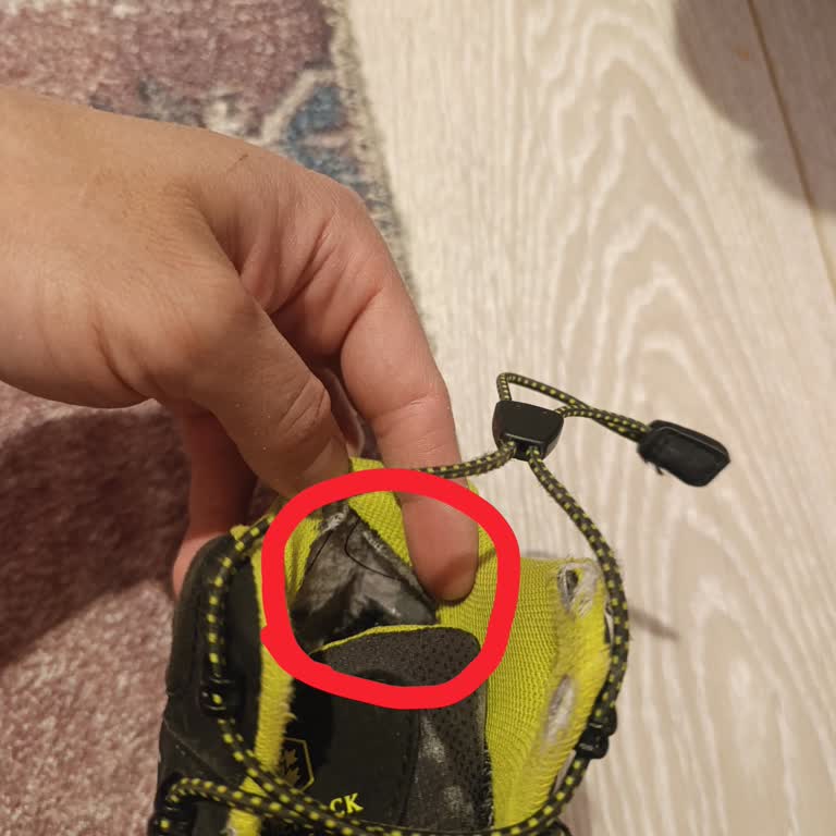 Kısa Sürede Yırtılan Bot Dikişi Ve Haksız Kullanıcı Hatası İddiası