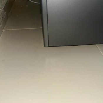 Kurutma Makinesi Altından Su Sızdırıyor, Servis Yazılı Açıklama Ve Çözüm Sunmuyor