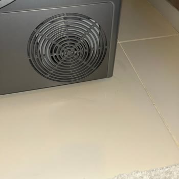 Kurutma Makinesi Altından Su Sızdırıyor, Servis Yazılı Açıklama Ve Çözüm Sunmuyor