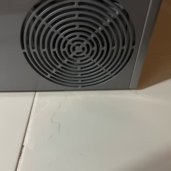 Kurutma Makinesi Altından Su Sızdırıyor, Servis Yazılı Açıklama Ve Çözüm Sunmuyor