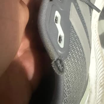 Adidas Ayakkabım 7 Ayda Yırtıldı, Üretim Kusuru Bulunamadığı Kararı Haksız