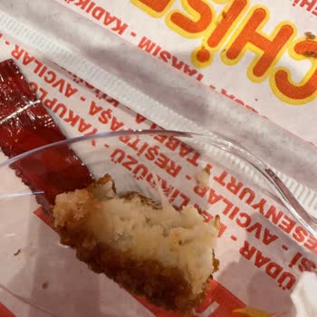 Burgerde Tavuk Tüyü Bulundu: Hijyen Sorunu