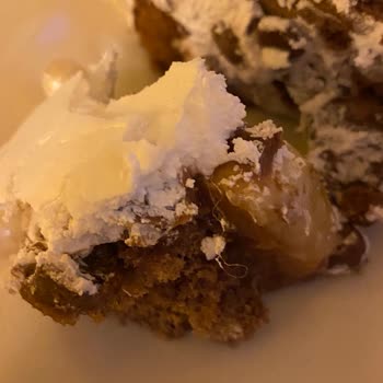 Sultan Pastanesi'nde Kıl Ve Yanlış Pasta Sorunu