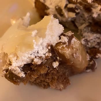 Sultan Pastanesi'nde Kıl Ve Yanlış Pasta Sorunu