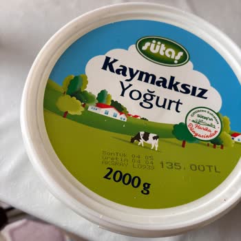 Sütaş Kaymaksız Yoğurdunda Saç Bulunması, Hijyen Endişesini Artırdı
