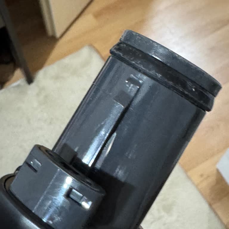 Philips Aqua 6000 Süpürgesinde Elektrik Çarpması Ve Parça Kırılması