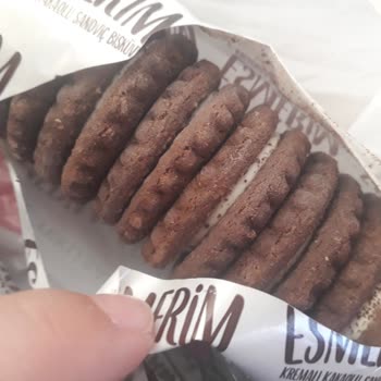 BİM Süsse Bisküvilerinde Küflü Çıkması Ve Sağlık Endişesi