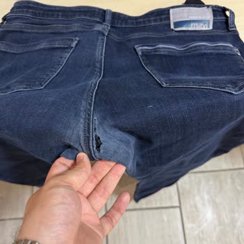 Mavi Pantolonumda Hızlı Yırtılma Ve Renk Solması