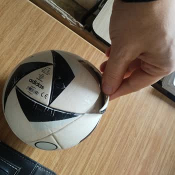 Kısa Sürede Bozulan Futbol Topu İçin Mağaza Garantisini Reddetti