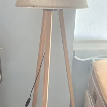 Sipariş Edilen Lambader Yanlış Gönderildi Ve Mağaza Yetkilisi Saygısız Davrandı