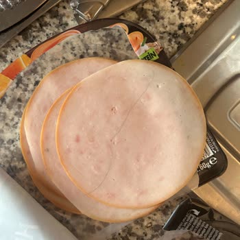 Namet Hindi Füme Ürününde Yabancı Madde Ve Hijyen Endişesi