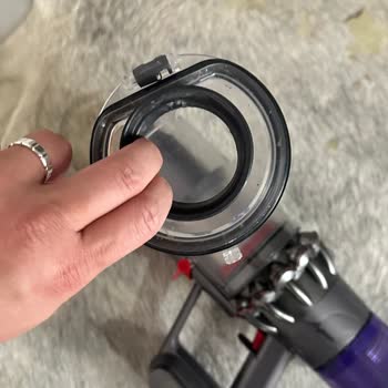 Kırık Dyson V11 Geri Geldi, Servis Sorumluluğu Reddetti