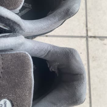 New Balance Sneaker Kısa Sürede Yırtıldı Ve Açıklamasız Ret