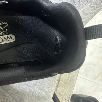 Skechers İç Taban Yırtıldı, Üretim Hatası Olmadığı Söylendi