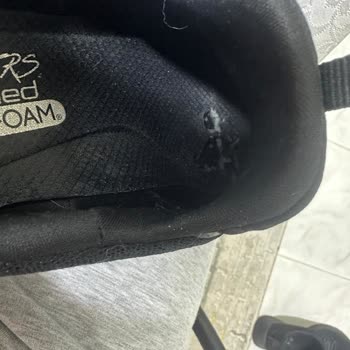 Skechers İç Taban Yırtıldı, Üretim Hatası Olmadığı Söylendi