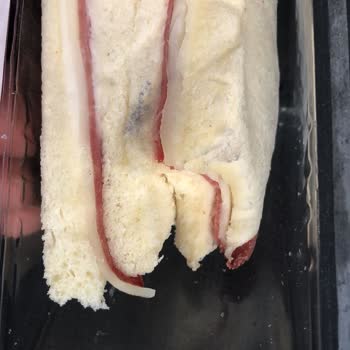 Küflü Sandviçte Sağlık Riski Ve İade Talebi