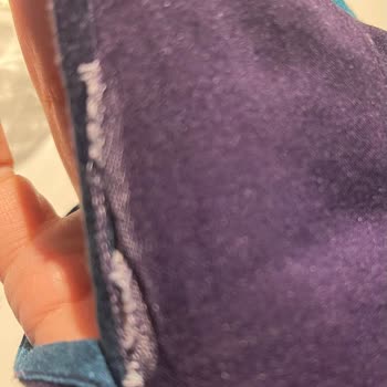 Jaquette İki Kez Yıkamamın Ardından Birkaç Yerinden Yıpranıp Yırtıldı