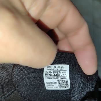 FLO Mağazasından Alınan Spor Ayakkabının Kısa Sürede Yırtılması Ve İade Reddi