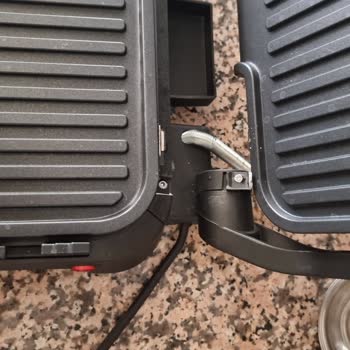 Tefal Supergrill Tost Makinesinde Kırılan Menteşe Ve Belirsiz Parça Bekleme Süreci