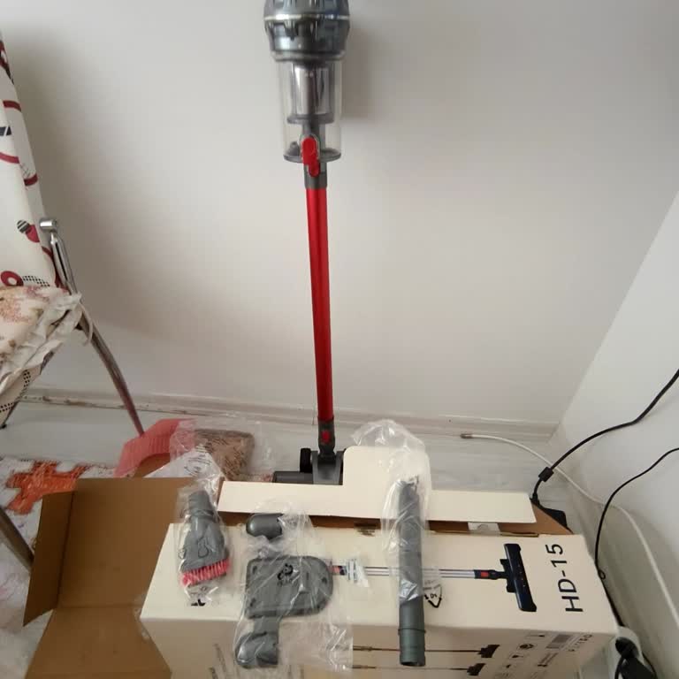 Robo Hiking HD15 Şarj Aleti Eksik Ve Müşteri Hizmetlerinden Yanıtsızlık Nedeniyle İade Talebi