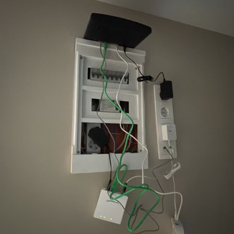 Kurulum Eksik Bırakıldı, Modem Ve Kablolar Düzensiz