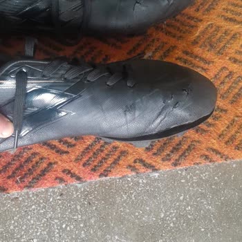 Ayakkabımın Tabanı Ayrıldı, Mağaza Kullanıcı Hatası Dedi Ve Ücretsiz Değişim Talebim Reddedildi