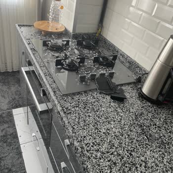 Arçelik Davlumbaz Patlaması Ve Cam Kırılması: Güvenlik Riski Ve Servis Çelişkisi