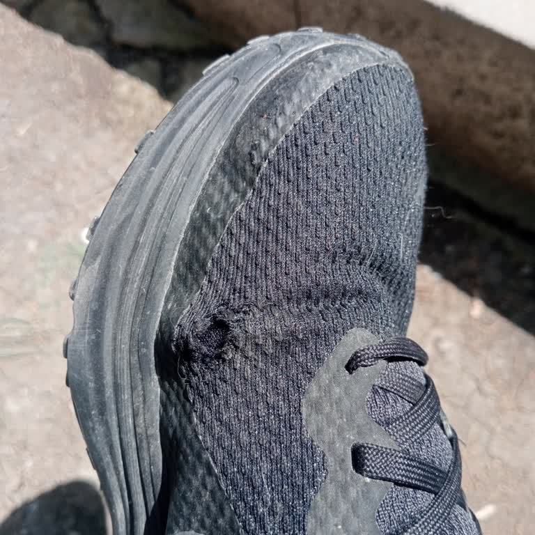 Nike Ayakkabısının Kumaş Yırtılmasına Üretim Hatası İtirazı Ve İade Talebi