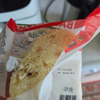 Migros Etimesgut Şubesinde Küflenmiş Rende Mozzarella Peynir, Sağlık Riski