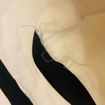 Volny Home’da Yanıltıcı Görseller Ve Uyuşmayan Nevresim Takımı