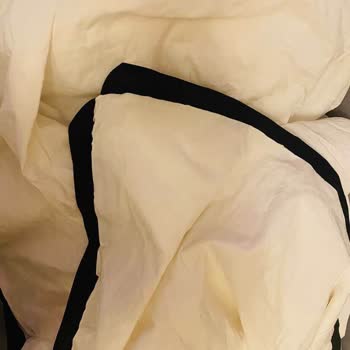 Volny Home’da Yanıltıcı Görseller Ve Uyuşmayan Nevresim Takımı