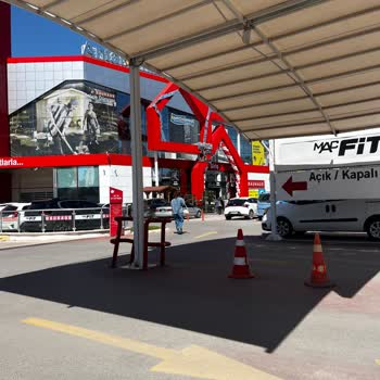 Erasta AVM’de Kimliği Belirsiz Güvenlik Şefi Tarafından Zorla Uzaklaştırma Olayı