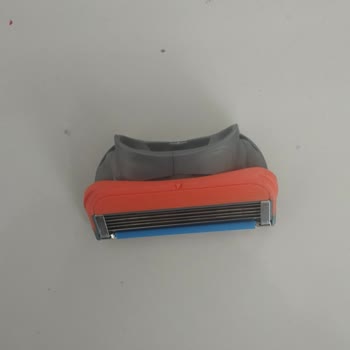 Dolap'ta Satıcının Satmış Olduğu Sahte Gillette Bıçağı İçin 915 TL İade Talebi