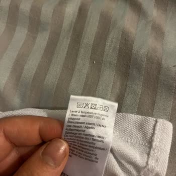 Lacoste Beyaz Polo Yaka Üründe Kalite Sorunu Ve Müşteri Hizmetlerinden Yanıt Alınamaması