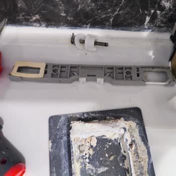 Majestik 009830 Klozet Kapağı Menteşesi Yedek Parça Bulunamıyor