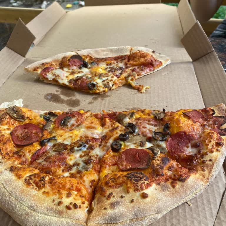 Sarımsak Sosu Eksik Ve Kalın Hamur Ücreti Ödemenize Rağmen İnce Hamur Gönderilmesi