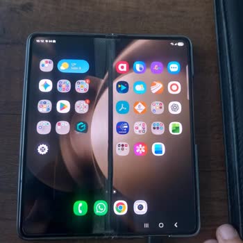 Z Fold5'te Büyük Ekran Çizgisi Garanti Dışı