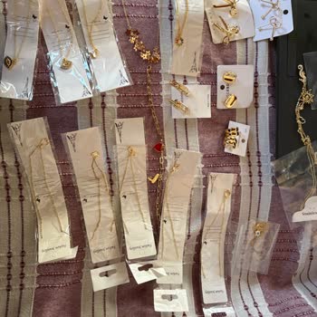 Kargo Gecikmesi, Kırık Küpe Ve Kalitesiz Takı Şikayeti