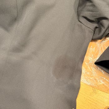 Ayıplı Cekette Yağ Lekesi, 30 Gün İade Süresi Aşılmış Olmasına Rağmen İade Hakkı Var