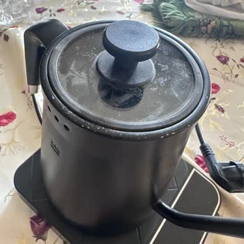 Kumtel Kettle'de İlk Günden Su Sızdırması, Servis Tarafından Kirli Ürünle Değiştirilmesi