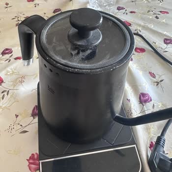 Kumtel Kettle'de İlk Günden Su Sızdırması, Servis Tarafından Kirli Ürünle Değiştirilmesi