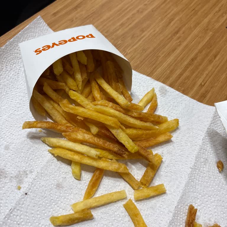 Popeyes Siparişimde Yanlış İçecek, Eksik Sos Ve Sert Patatesler Nedeniyle Aç Kaldım