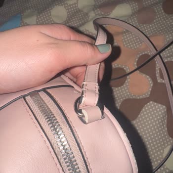 Calvin Klein Çantası Kısa Sürede Dökülmeye Başladı Ve Boyner Tüketici Hatası Dedi